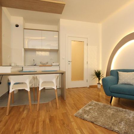 Riviera New Belgrade Apartment, Parking 5 Eur Per Day Eksteriør bilde