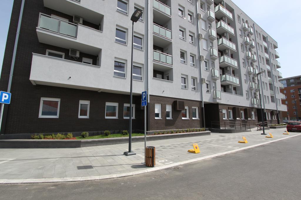 Riviera New Belgrade Apartment, Parking 5 Eur Per Day Eksteriør bilde